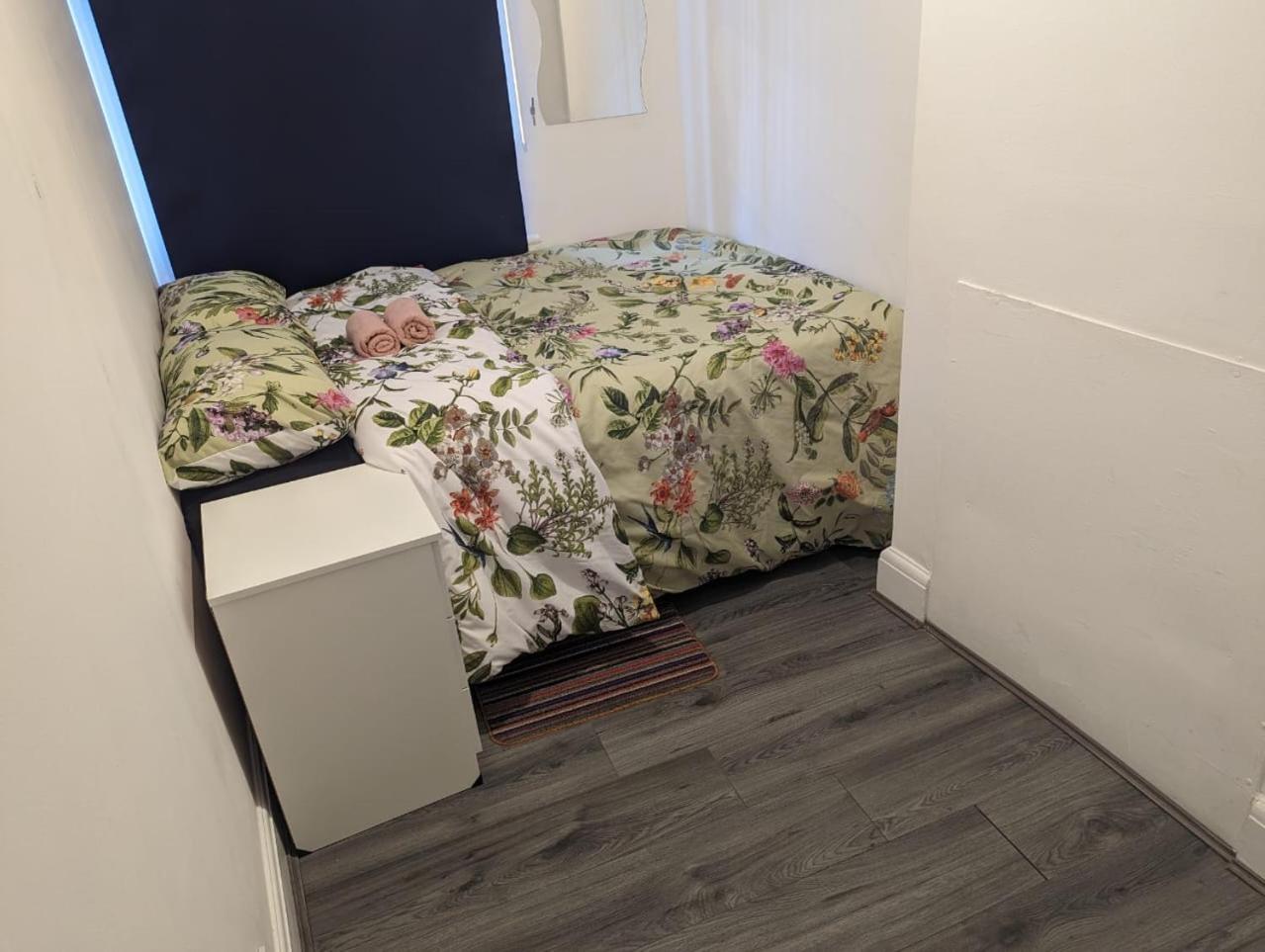 Rahal Hackney Apartment ลอนดอน ภายนอก รูปภาพ