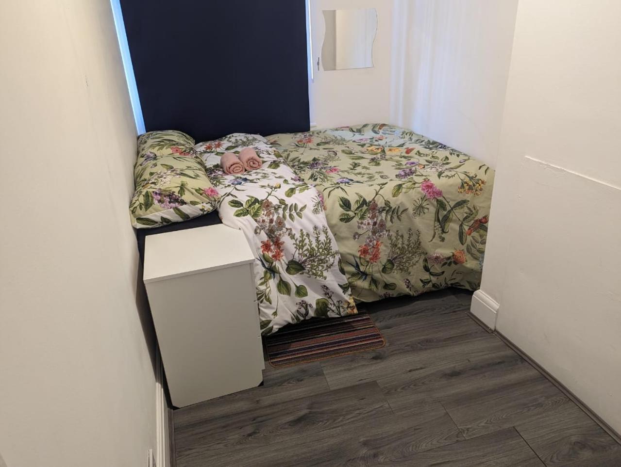 Rahal Hackney Apartment ลอนดอน ภายนอก รูปภาพ